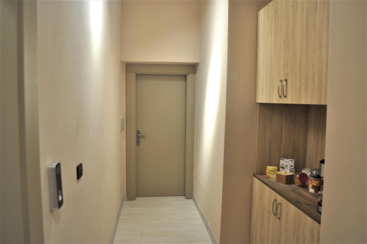 Bliri Shallvaret Apartament